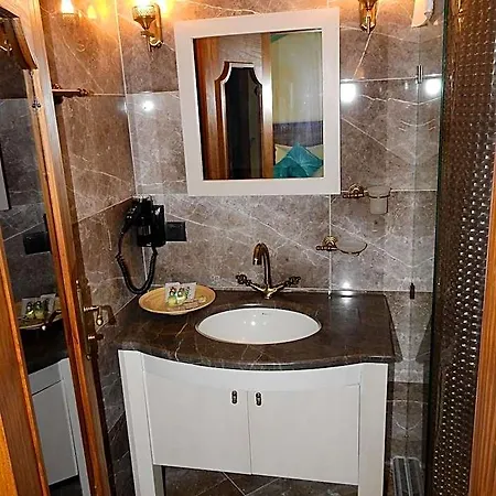 Orchis Hotell Ayvalı